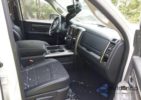 2018 Ram 1500 Night 4X4 5'7 Box z USA, uszkodzony, nr VIN 1C6RR7MT7JS116786